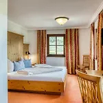 Naturresort Puradies Отель Леоганг