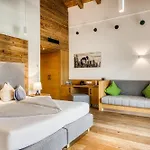 Naturresort Puradies Отель Леоганг
