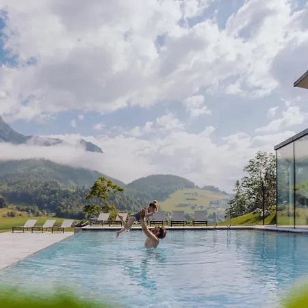 فندق Naturresort Puradies ليوغانغ